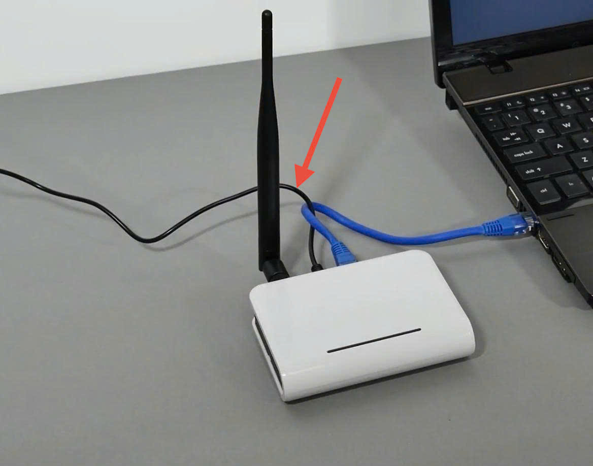 Gắn nguồn và cắm dây mạng cho gateway